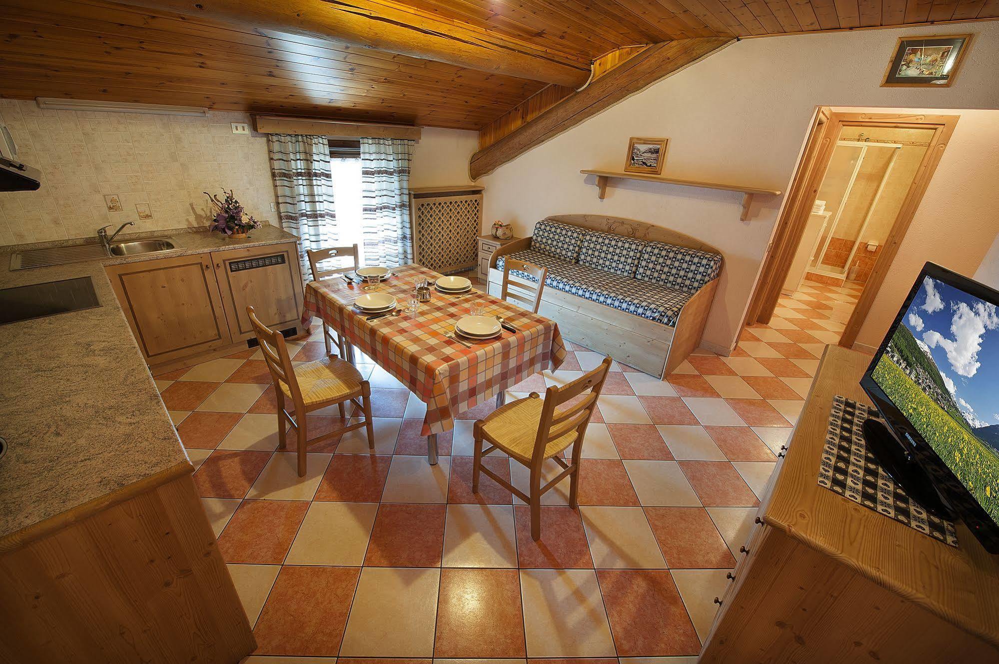 Baita Carosello Apt 4 By Livigno Accomodation Eksteriør billede